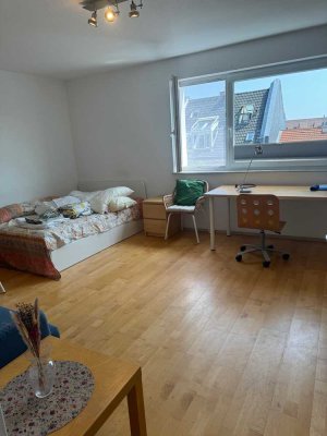 Privatverkauf: 1-Zimmer-Wohnung, möbliert. Bestlage Frankfurt Sachsenhausen-Nord, nähe Museumsufer