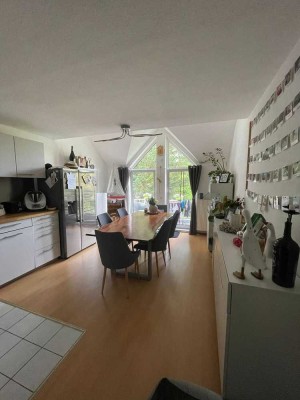 Geschmackvolle, neuwertige 2-Raum-Maisonette-Wohnung mit lux. Innenausstattung mit EBK