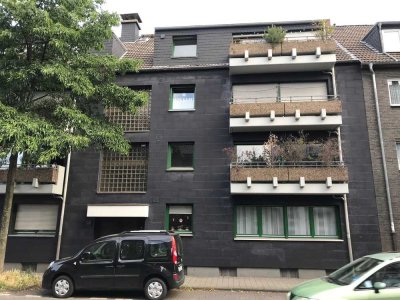 Modernisierte 4-Zimmer-Wohnung mit Balkon in Duissern