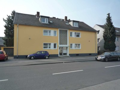 Kernsanierte helle freundliche Dachgeschoßwohnung