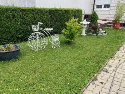 Geräumige Wohnung mit eigenem Gartenanteil