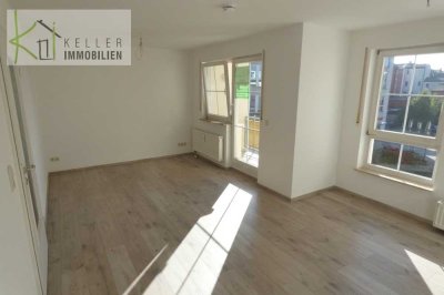 Werdau Zentrum mit Balkon - TG mögl. - gemütliche kleine 2-R-Whg. im 2. OG,