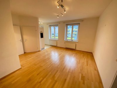 2 ZIMMERWOHNUNG IM SANIERTEN ALTBAU IN ALTURFAHR