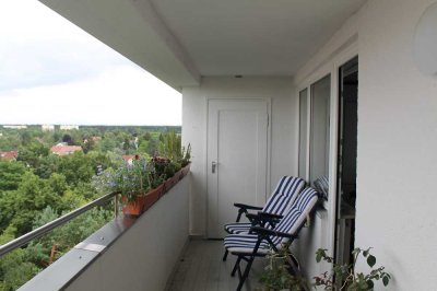 *Provisionsfrei* 3-Zimmer-Penthouse-Wohnung mit Einbauküche in München Fürstenried