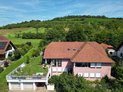 Geräumige, gepflegte 7-Raum-Terrassenwohnung mit geh. Ausstattung u.a. Balkon, Terrasse und Sauna