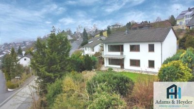 Sonniges 1-2 Familienhaus mit traumhaftem Ausblick in Ahnatal am Kammerberg