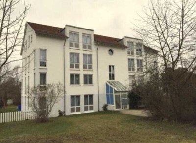 Geschmackvolle, modernisierte 3,5-Raum-DG-Wohnung mit geh. Innenausstattung mit EBK in Reutlingen