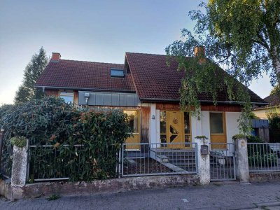 Geräumiges, Großzügiges möbliertes Architektenhaus in Dolgesheim