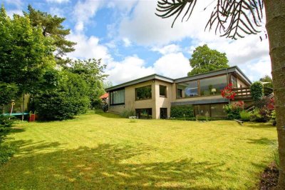 Viele Nutzungsmöglichkeiten in Flintbek! Großer Bungalow mit Blick ins Grüne!