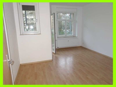 3-Raum-Whg mit großer zentraler Wohnküche und Balkon