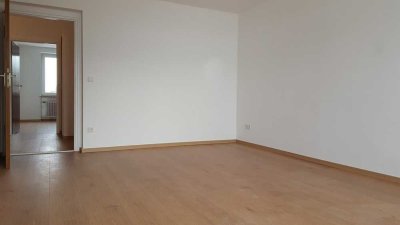 Exklusive, 2-Zimmer-Wohnung mit Balkon in München, die 2017 komplett renoviert wurde.