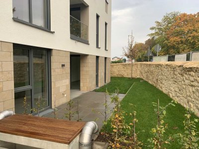 Moderne, neuwertige 2-Raum-EG-Wohnung mit Terrasse