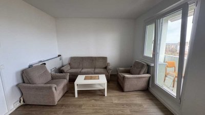 Vollständig renovierte 2,5-Zimmer-Wohnung mit Balkon in Halle