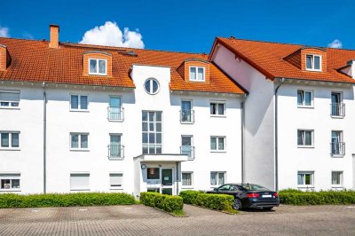 Langenselbold: Vermietete, gepflegte 3-Zimmer-Wohnung mit Balkon und zwei Stellplätzen