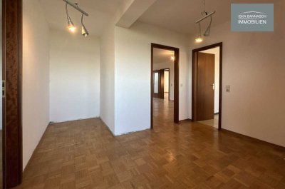 Großzügige 4-Zimmer-Wohnung am Feld - mit Balkon und Garage in Ditzingen-Hirschlanden