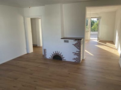 Stilvolle, vollständig renovierte 4-Zimmer-Wohnung mit Einbauküche in Burghausen