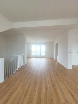 Maisonette Erstbezug Neubau - Hochwertige 4 Zimmer-Wohnung mit Balkon/Loggia und Fußbodenheizung