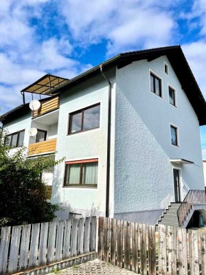 Stilvoll, gepflegte Dachgeschosswohnung in schöner Lage mit Blick ins Grüne, Südbalkon und Garten