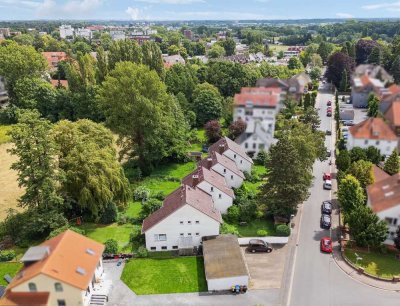 Vier vermietete Reihenhäuser im Block mit vier Garagen auf großem Grundstück in Hannover-Wettbergen