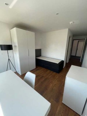 Möbliertes  Studenten Apartment mit Balkon zentral und modern