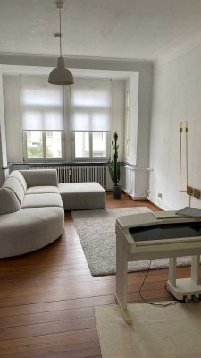 Herrliche Altbauwohnung aus der Gründerzeit mit Balkon und Einbauküche in Pforzheim Nordstadt