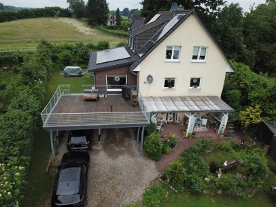 Attraktives Einfamilienhaus mit Einliegerwohnung und Doppelcarport im Hamburger Speckgürtel