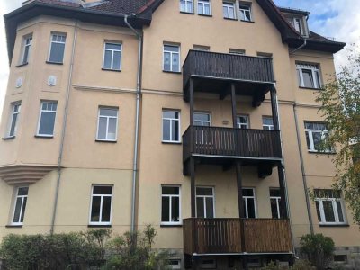 geräumige helle 4-Raumwohnung mit Balkon