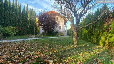 Idyllisches Familienhaus mit großem Garten und Garage am Stadtrand im 10. Bezirk! Nahe Oberlaa. Teilweise Möbliert