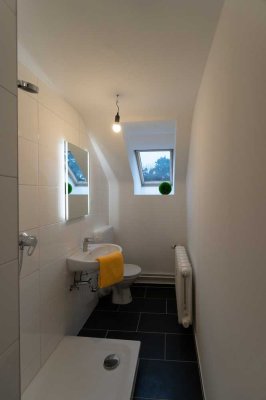 Schicke 2,5 Zimmer mit Dusche direkt am Waldrand