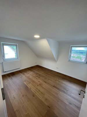 Kernsanierte 2-Zimmer-Wohnung mit EBK & Garten in Plochingen - Erstbezug nach Kernsanierung