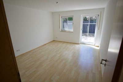 Helle 3-Zimmer-EG-Wohnung mit Sonnenterrasse und Garage