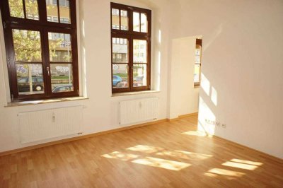 EBK mögl. !!!  2,5 Zimmer ! Balkon - extra Arbeitszi.  - Stellplatz