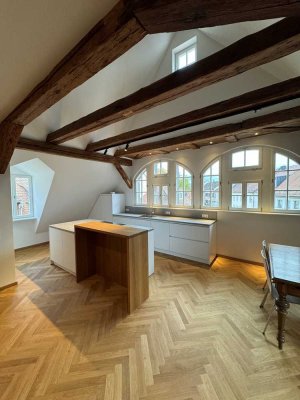 Stilvolle, geräumige und neuwertige 2-Zimmer-Wohnung mit EBK in Bamberg