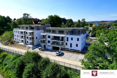 Barrierefreie 3,5 Zimmer-Maisonette-Wohnung mit Balkon, Dachterrasse und TG in Top-Lage!