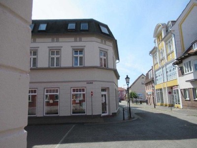 Schöne 2 Zimmerwohnung mit EBK im 2.OG, Altbau im Stadtkern von Barth!