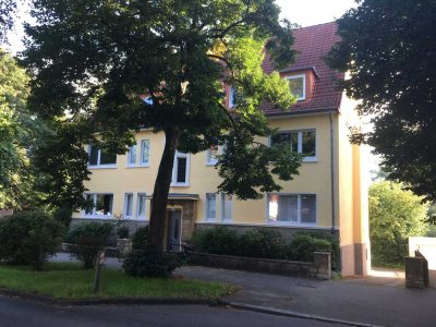 Sehr schöne, helle, frisch renovierte 3-Zimmer-Wohnung mit Balkon + Garten, Wüste, ruhig + zentral