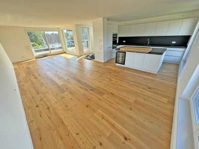 TOP 135 m² Neubauwohnung im 2-MFH mit Dachterrasse, Luxusküche und Garage