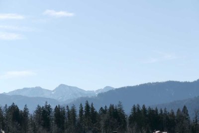 Helle 1-Zimmer-Wohnung mit schönem Bergblick