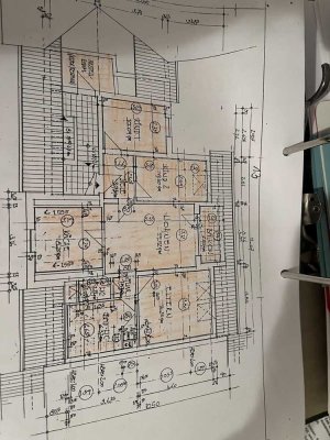 Attraktive und gepflegte 4-Zimmer-Wohnung mit Balkon und Einbauküche in Aschaffenburg