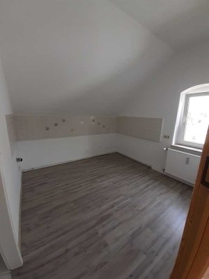 Gemütliche DG-Wohnung in ruhiger Lage