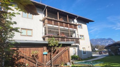 Helle Familienfreundliche Wohnung mit Erker, Südbalkon und gem. Garten mit Spielplatz