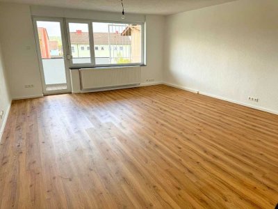 TOP LAGE | Erstbezug | Kernsanierte 2-Zimmer-Wohnung mit Balkon inkl. Stellplatz