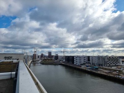 3-Zimmer-Penthouse mit großer Dachterrasse und Elbblick, 3,50 m breiter Tiefgaragenplatz mit Wallbox