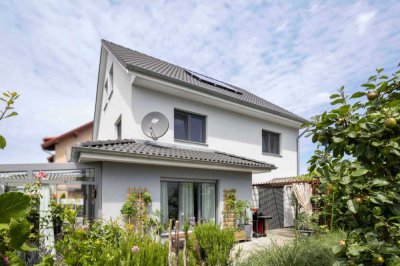 Fußläufig zum Strelasund: Energieeffizientes Familienidyll mit Wintergarten und viel Platz