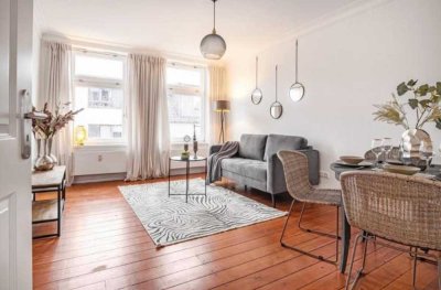 Kernsanierte helle 2-Zimmer-Wohnung mit Balkon und neuer Küche in Kiel Ravensberg