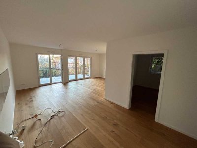 Exklusive 4-Zimmer-Wohnung in Bestlage von Wiesbaden-Biebrich (Top-Preis)