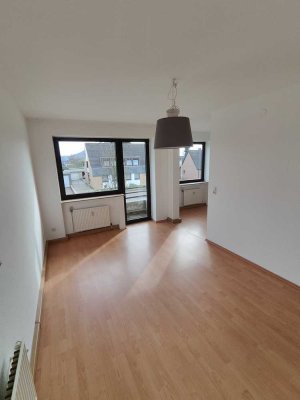 Renovierte und helle Single-Wohnung mit kleinem Balkon in Herzogenrath-Merkstein