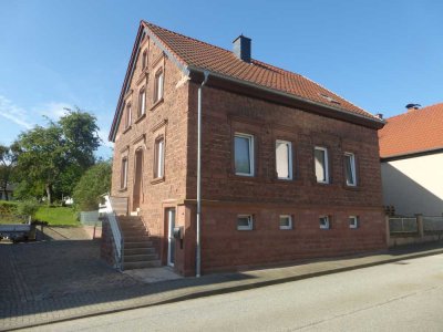 Charmantes, kernsaniertes Haus mit Scheune, Appartement auf großzügigem Grundstück in Weilerbach!