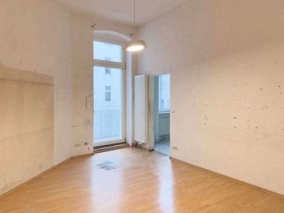 BIETERVERFAHREN: Sanierungsbedürftige 2-Zimmer-Wohnung * Balkon * Altbau * Kastanienallee