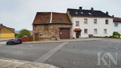 Historisches Bauernhaus mit Zweifamilienkomfort in Bischmisheim!